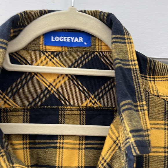 Button down flannel - Picture 2 of 5